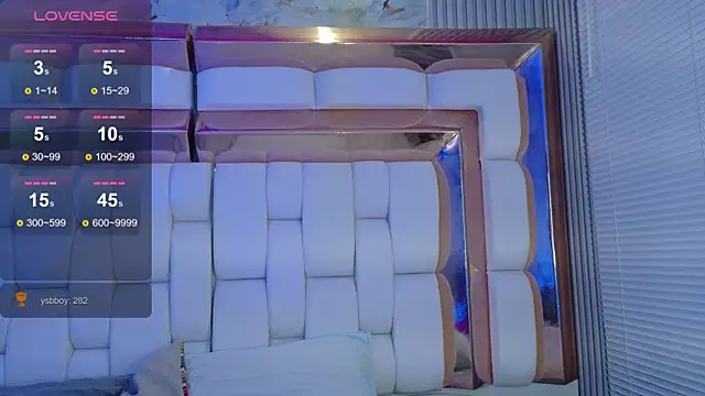 Snapshot of valkiria_moore chatting on 4, 10, 2025 valkiria moore online show from 4, 10, 2025