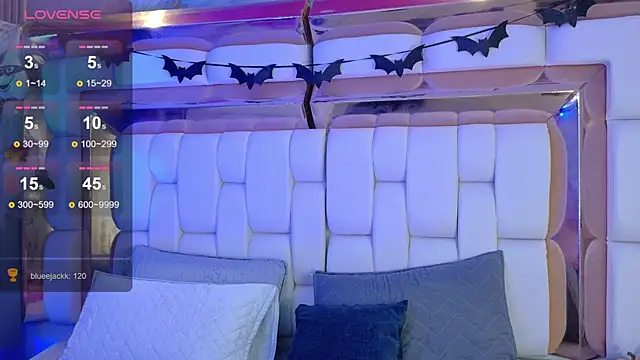 Snapshot of valkiria_moore chatting on 22, 10, 2025 valkiria moore online show from 22, 10, 2025