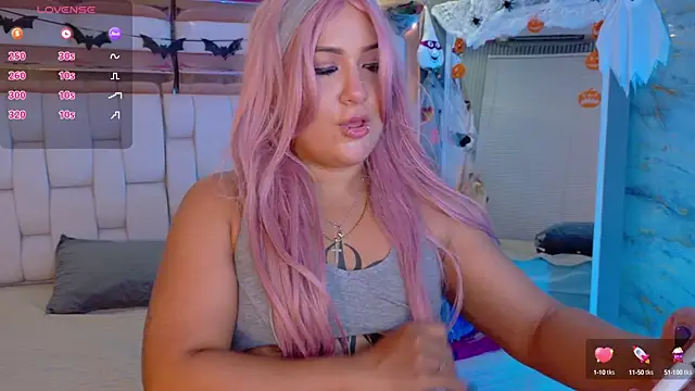 Snapshot of valkiria_moore chatting on 7, 10, 2025 valkiria moore online show from 7, 10, 2025