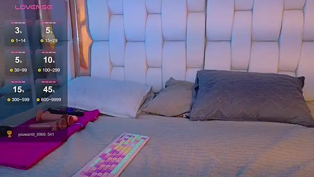 Snapshot of valkiria_moore chatting on 5, 10, 2025 valkiria moore online show from 5, 10, 2025