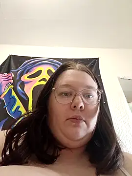 Sexycurvyemilyy online show from 11, 4, 2026