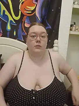 Sexycurvyemilyy online show from 26, 6, 2026