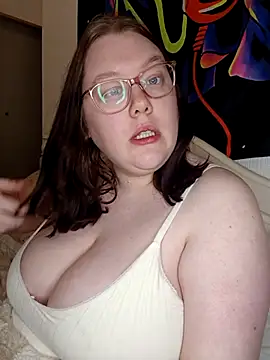 Sexycurvyemilyy online show from 21, 4, 2026