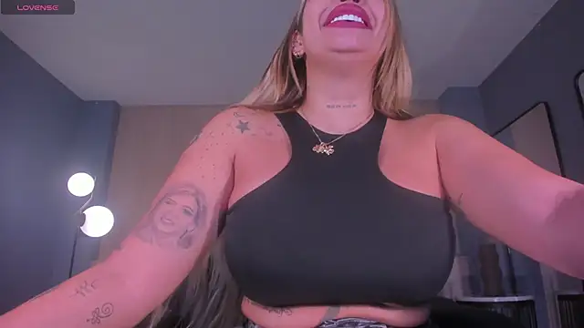 Snapshot of SophiePalmer chatting on 20, 5, 2026 SophiePalmer online show from 20, 5, 2026