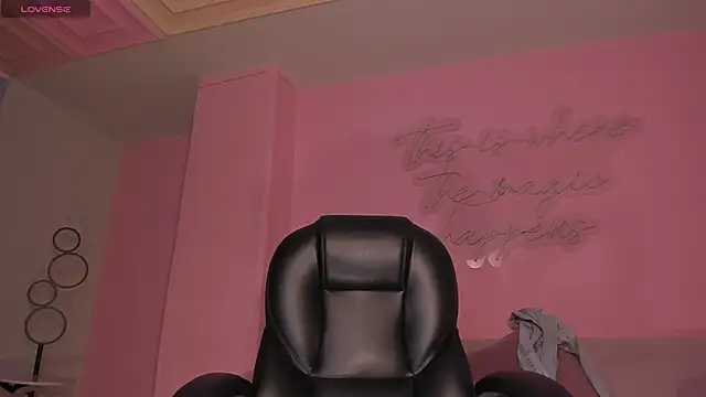 Snapshot of SophiePalmer chatting on 27, 6, 2026 SophiePalmer online show from 27, 6, 2026