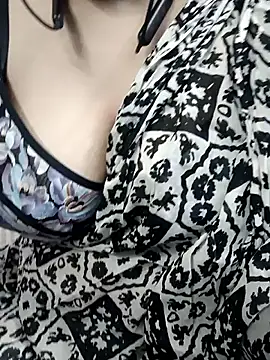 Sexybomb33 online show from 24, 2, 2025