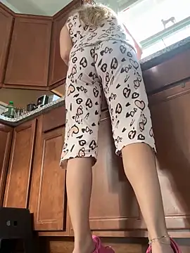 SkyelarSommer online show from 21, 10, 2025