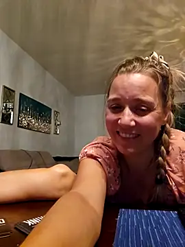 SkyelarSommer online show from 30, 10, 2025