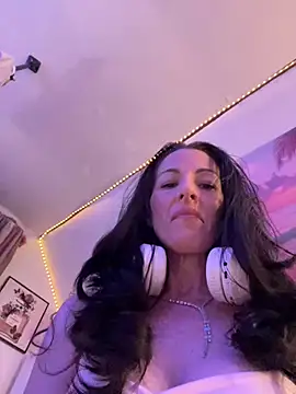Snapshot of DominiqueX0 chatting on 13, 7, 2026 DominiqueX0 online show from 13, 7, 2026