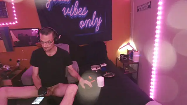 Snapshot of sTrokinG708 chatting on 21, 7, 2026 sTrokinG708 online show from 21, 7, 2026