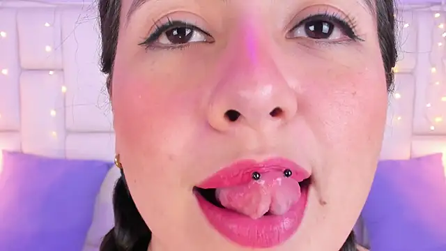 SarahSophia  online show from 20, 3, 2025