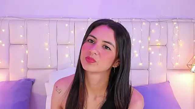 SarahSophia  online show from 18, 3, 2025