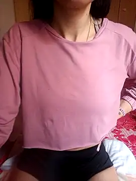 Snapshot of LissaThompsom chatting on 7, 3, 2025 LissaThompsom online show from 7, 3, 2025