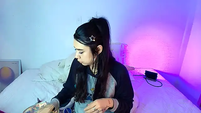 AmyOlimpo online show from 6, 5, 2026