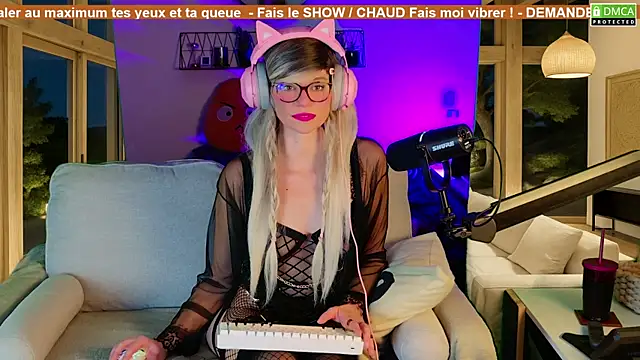 Kittychatte online show from 4, 11, 2025