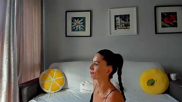 Snapshot of bellahot77 chatting on 9, 11, 2025 bellahot77 online show from 9, 11, 2025