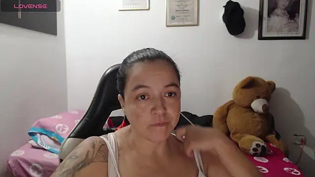 Snapshot of katty_lorens chatting on 17, 3, 2026 katty lorens online show from 17, 3, 2026