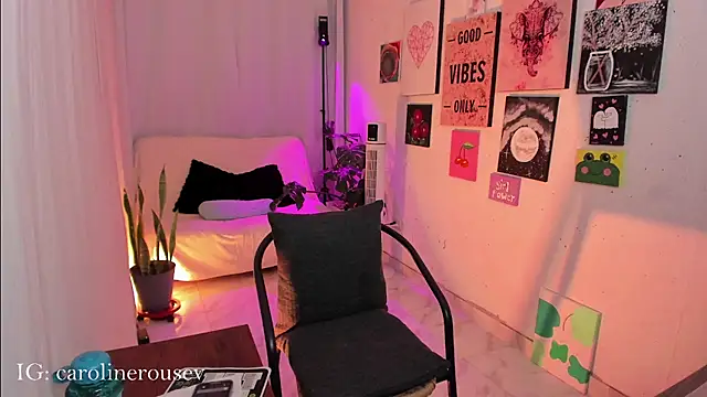 carolinerousev online show from 25, 1, 2025