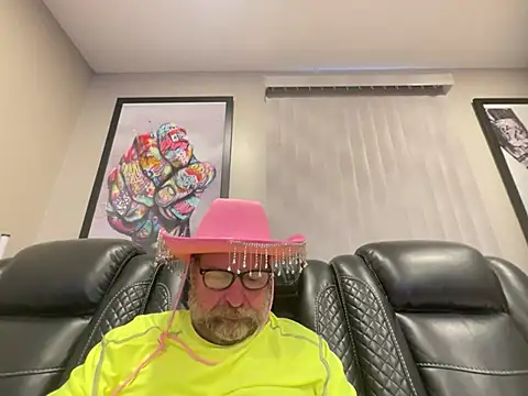 Snapshot of 13B_MasterGunner chatting on 7, 6, 2026 13B MasterGunner online show from 7, 6, 2026