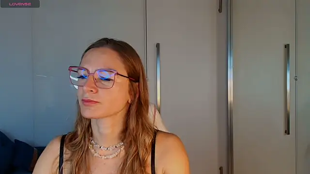 Snapshot of Milf_Tea chatting on 29, 6, 2026 Milf Tea online show from 29, 6, 2026