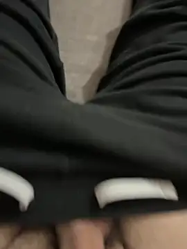 Snapshot of MoochedTape chatting on 26, 10, 2025 MoochedTape online show from 26, 10, 2025