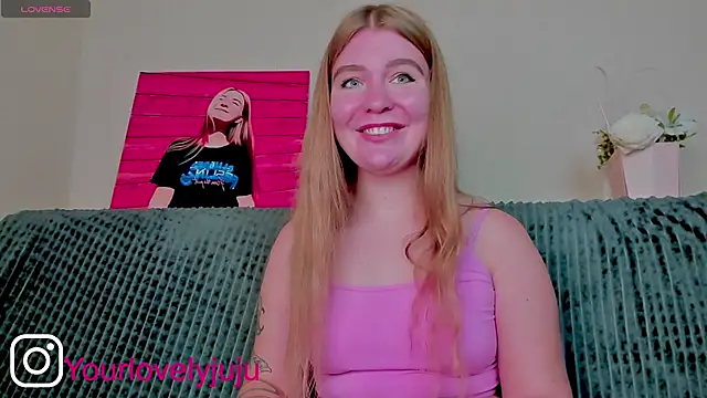 Snapshot of yourlovelyjul chatting on 12, 9, 2025 yourlovelyjul online show from 12, 9, 2025