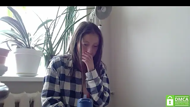 Snapshot of Sophi_Cute chatting on 14, 10, 2025 Sophi Cute online show from 14, 10, 2025