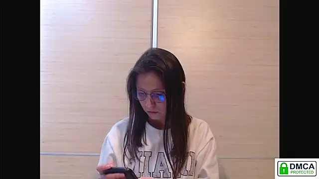 Sophi Cute online show from 18, 4, 2026