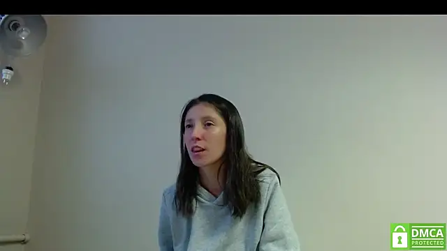 Snapshot of Sophi_Cute chatting on 17, 10, 2025 Sophi Cute online show from 17, 10, 2025