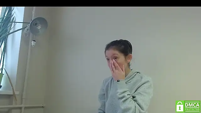 Snapshot of Sophi_Cute chatting on 6, 11, 2025 Sophi Cute online show from 6, 11, 2025