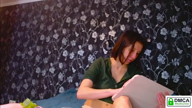 Sophi Cute online show from 1, 6, 2026