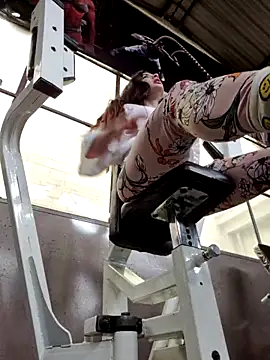 Snapshot of Sam_Sara chatting on 13, 11, 2025 Sam Sara online show from 13, 11, 2025