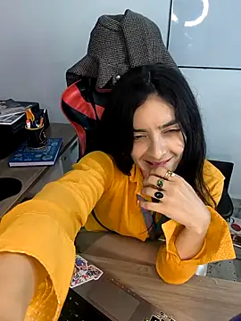 Snapshot of Sam_Sara chatting on 21, 10, 2025 Sam Sara online show from 21, 10, 2025