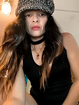 Snapshot of Sam_Sara chatting on 7, 11, 2025 Sam Sara online show from 7, 11, 2025