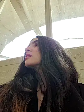 Sam Sara online show from 11, 4, 2026