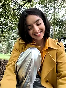 Snapshot of Sam_Sara chatting on 13, 10, 2025 Sam Sara online show from 13, 10, 2025