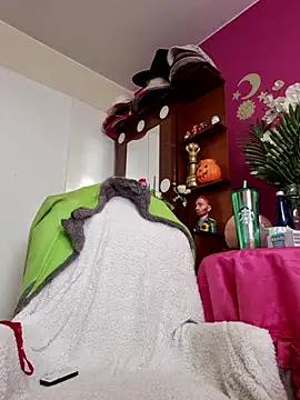 Snapshot of Sam_Sara chatting on 9, 11, 2025 Sam Sara online show from 9, 11, 2025