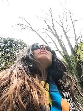 Snapshot of Sam_Sara chatting on 7, 10, 2025 Sam Sara online show from 7, 10, 2025