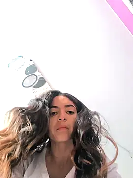 Snapshot of Sam_Sara chatting on 14, 11, 2025 Sam Sara online show from 14, 11, 2025