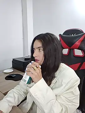 Snapshot of Sam_Sara chatting on 3, 11, 2025 Sam Sara online show from 3, 11, 2025