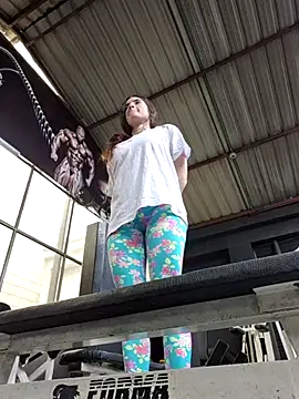 Sam Sara online show from 9, 4, 2026