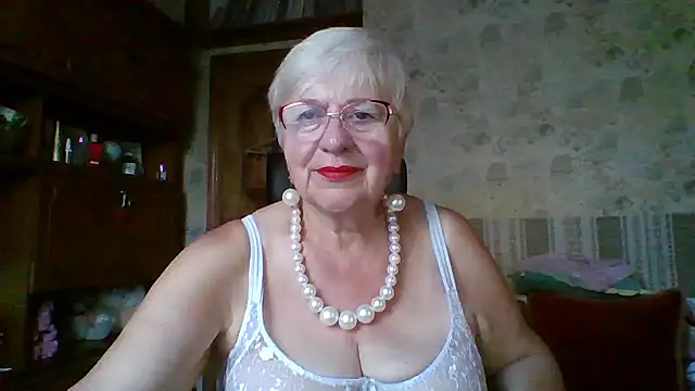 Snapshot of SweetCherry27 chatting on 9, 7, 2026 SweetCherry27 online show from 9, 7, 2026