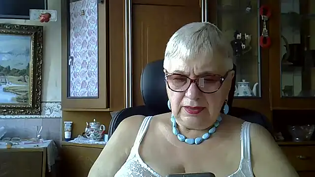 SweetCherry27 online show from 11, 9, 2025
