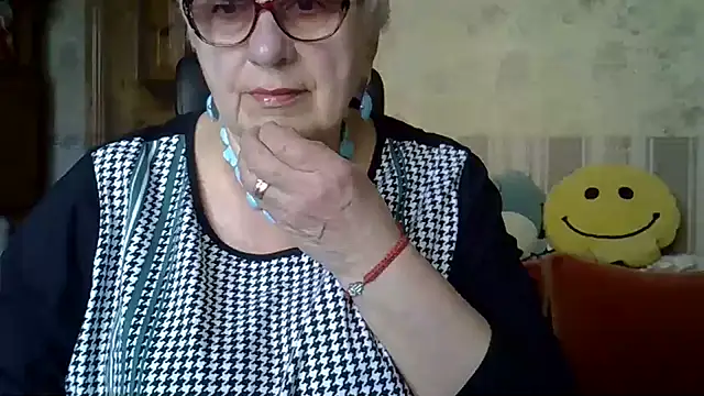 SweetCherry27 online show from 15, 4, 2026