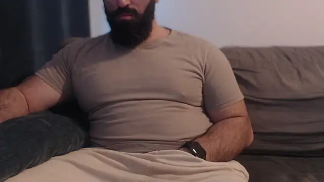 hugemachohandsome online show from 13, 2, 2026