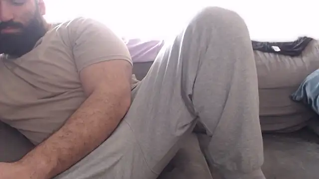 hugemachohandsome online show from 18, 12, 2025