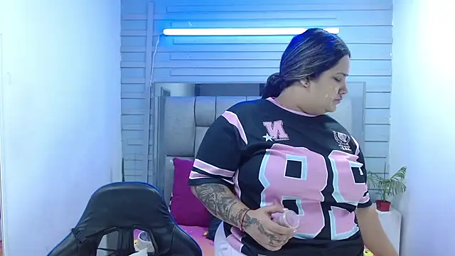 evelin zaens online show from 2, 4, 2026