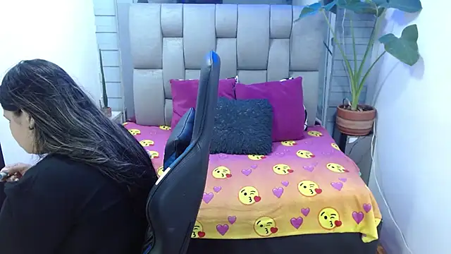 evelin zaens online show from 8, 7, 2026