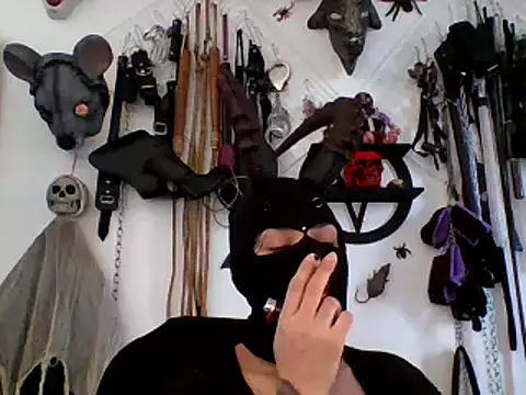 FeticheMacabre online show from 20, 4, 2026