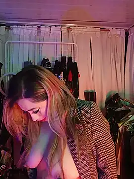 LatexDevil Blondie online show from 13, 6, 2026
